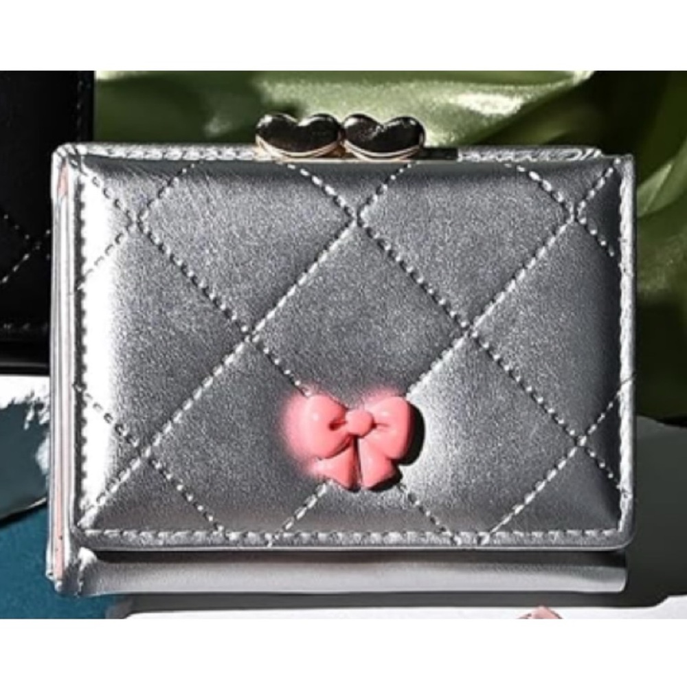 🎀NEW Quilted Silver Bow Detail Heart Kiss Lock Trifold Compact Wallet - Picture 2 of 8